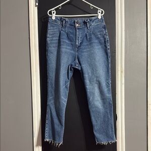 3/$14 Hollister Curvy Ultra High-Rise Mom Jean Stretch Sz 11R Inseam: 25.5”